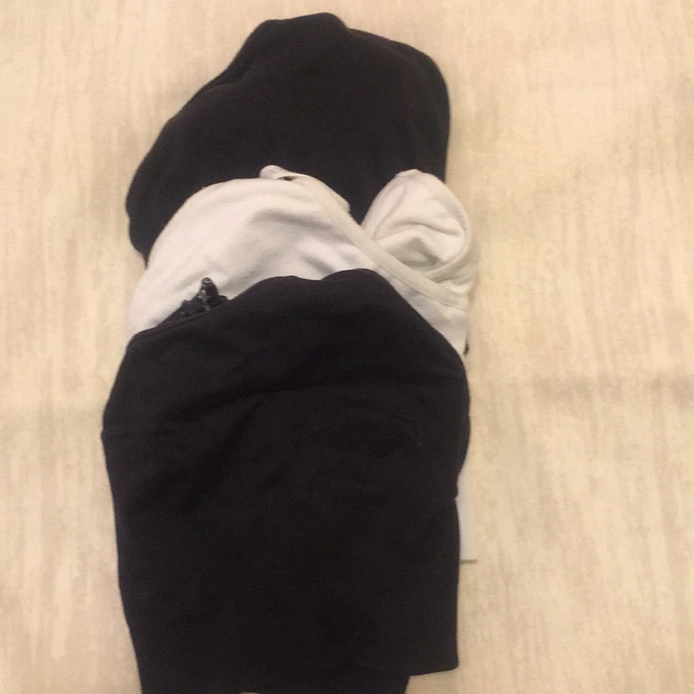 Under Armour Sports Bras $13 Each or 4 for $40!! - Picture 2 of 5